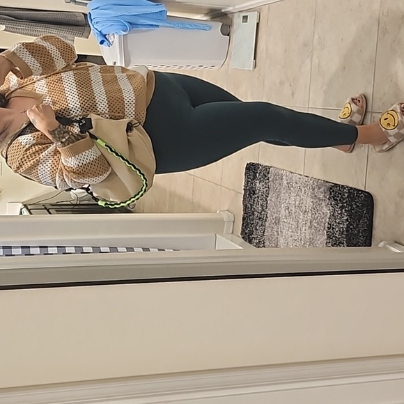 Slouchy tan crossbody - Picture 3 of 8